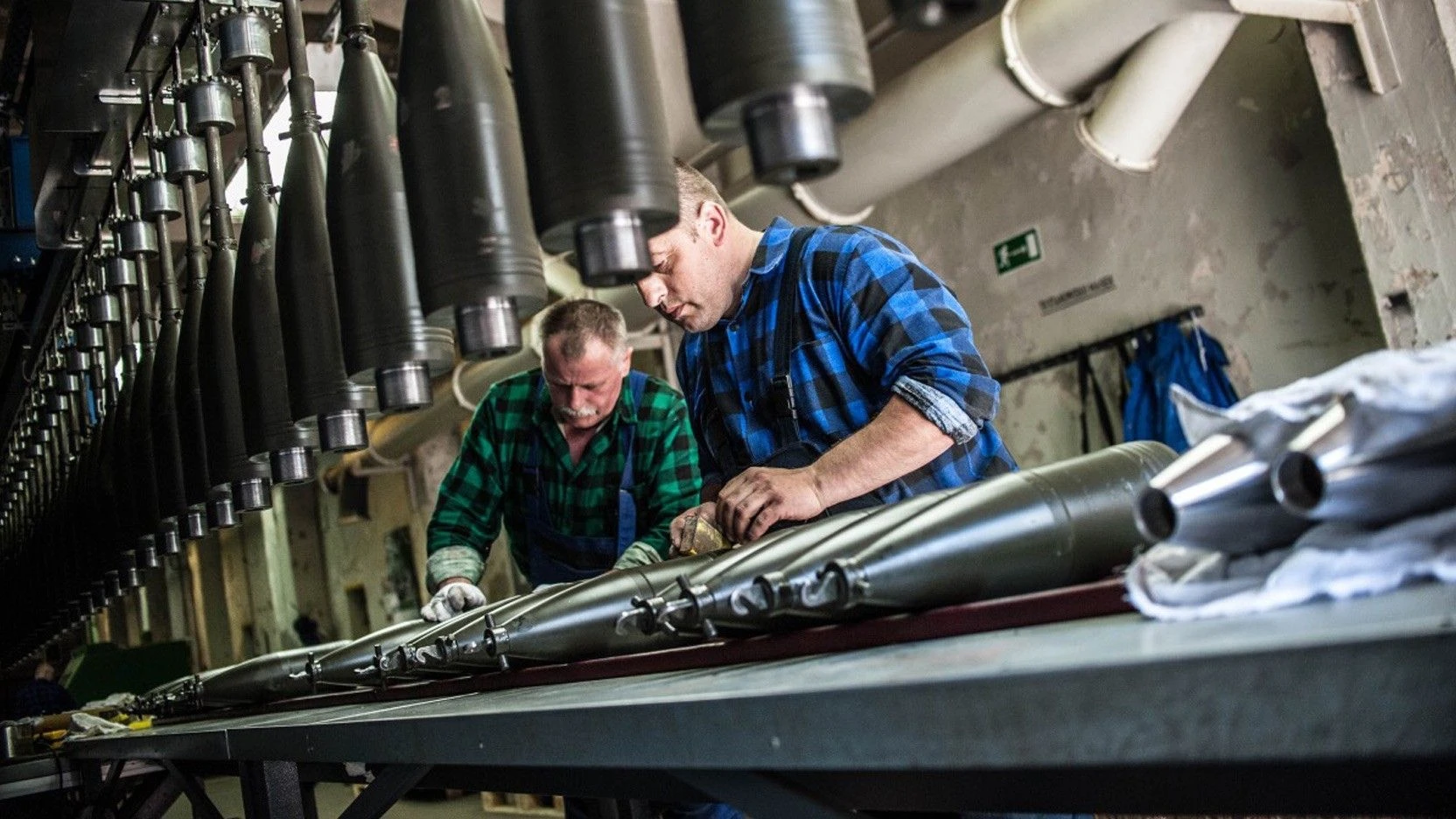 Produkcja amunicji artyleryjskiej w Zakładach Chemicznych "Nitro-Chem" S.A. w Bydgoszczy.