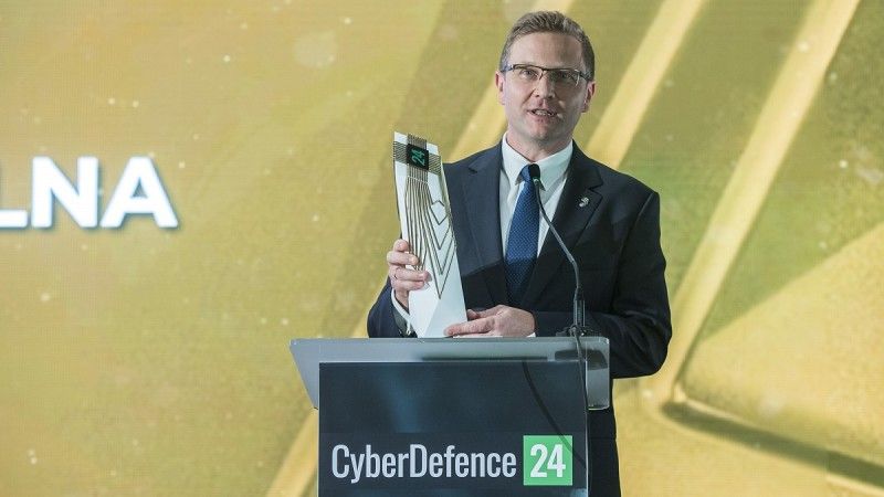 Gen. dyw. Karol Molenda, szef cyberwojsk z nagrodą specjalną redakcji CyberDefence24