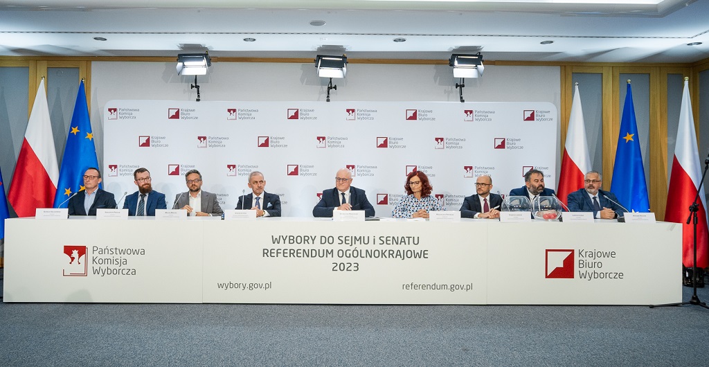 E-wybory w Polsce. Szansa dla demokracji czy zagrożenie cyberbezpieczeństwa?