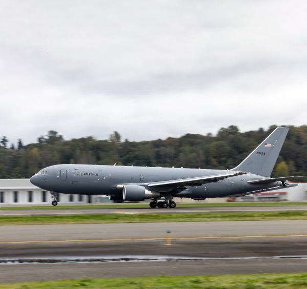 Boeing ofiarą hakerów. Grożą wyciekiem danych