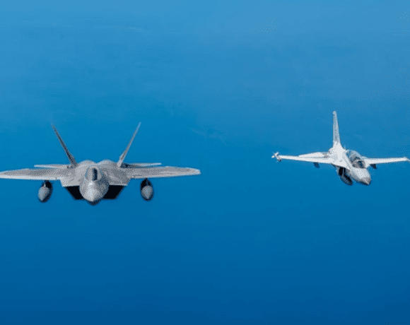F-22A i filipiński FA-50