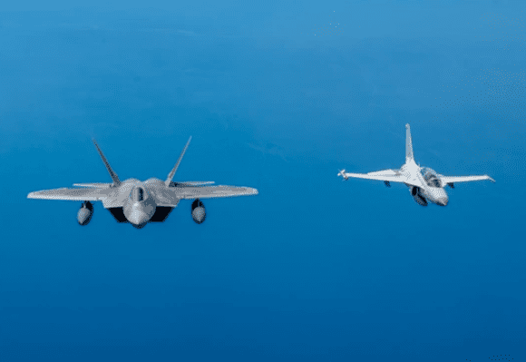 F-22A i filipiński FA-50