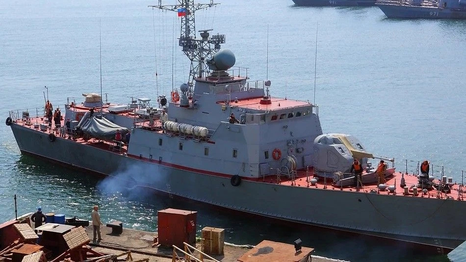 Monday Media Review; Painful failure  of Russians; Can't Do Without Conscription