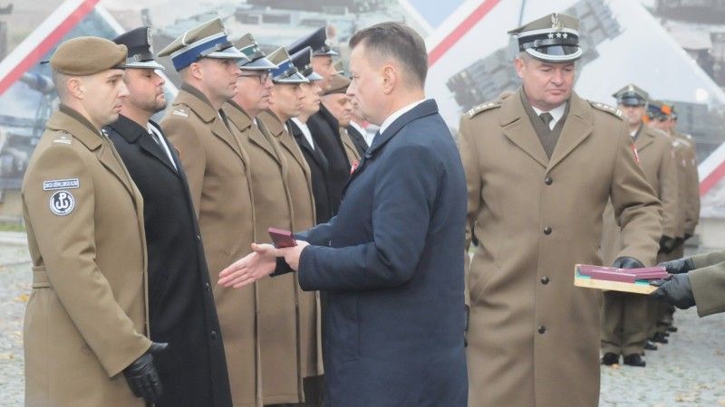 W przeddzień Święta Niepodległości szef MON Mariusz Błaszczak wręczył wyróżninia i odznaczenia