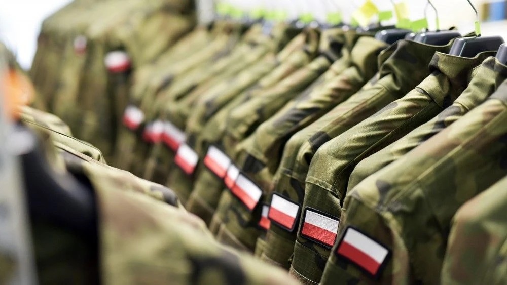 Piątkowy przegląd mediów; Jak obronić niepodległość?; Izrael i Hamas popełniają zbrodnie wojenne