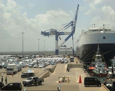 Port w Hambantocie, Sri Lanka.