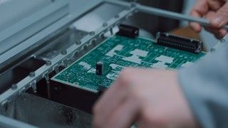 Chiny masowo skupują dostępny na rynku sprzęt do produkcji czipów