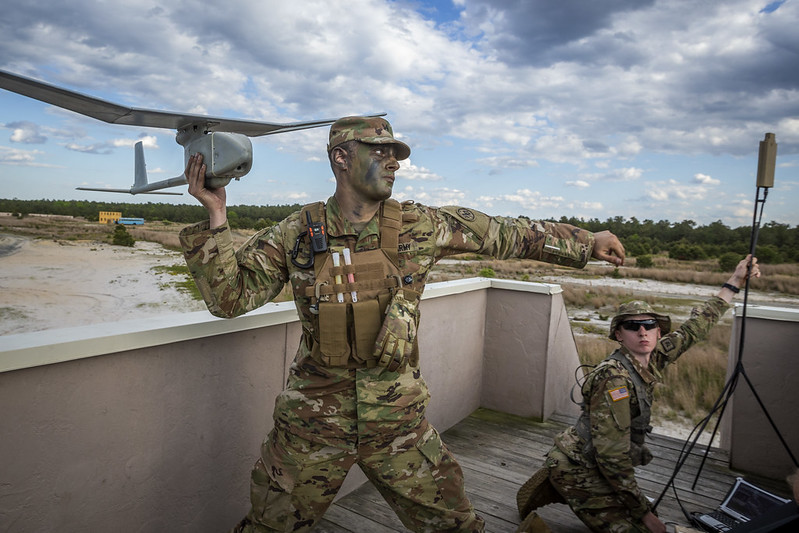 Wojsko: deklaracja o użyciu AI. Brakuje Polski