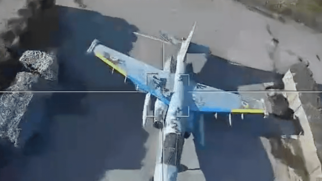 Chwilę przed trafieniem w ukraińską makietę Su-25