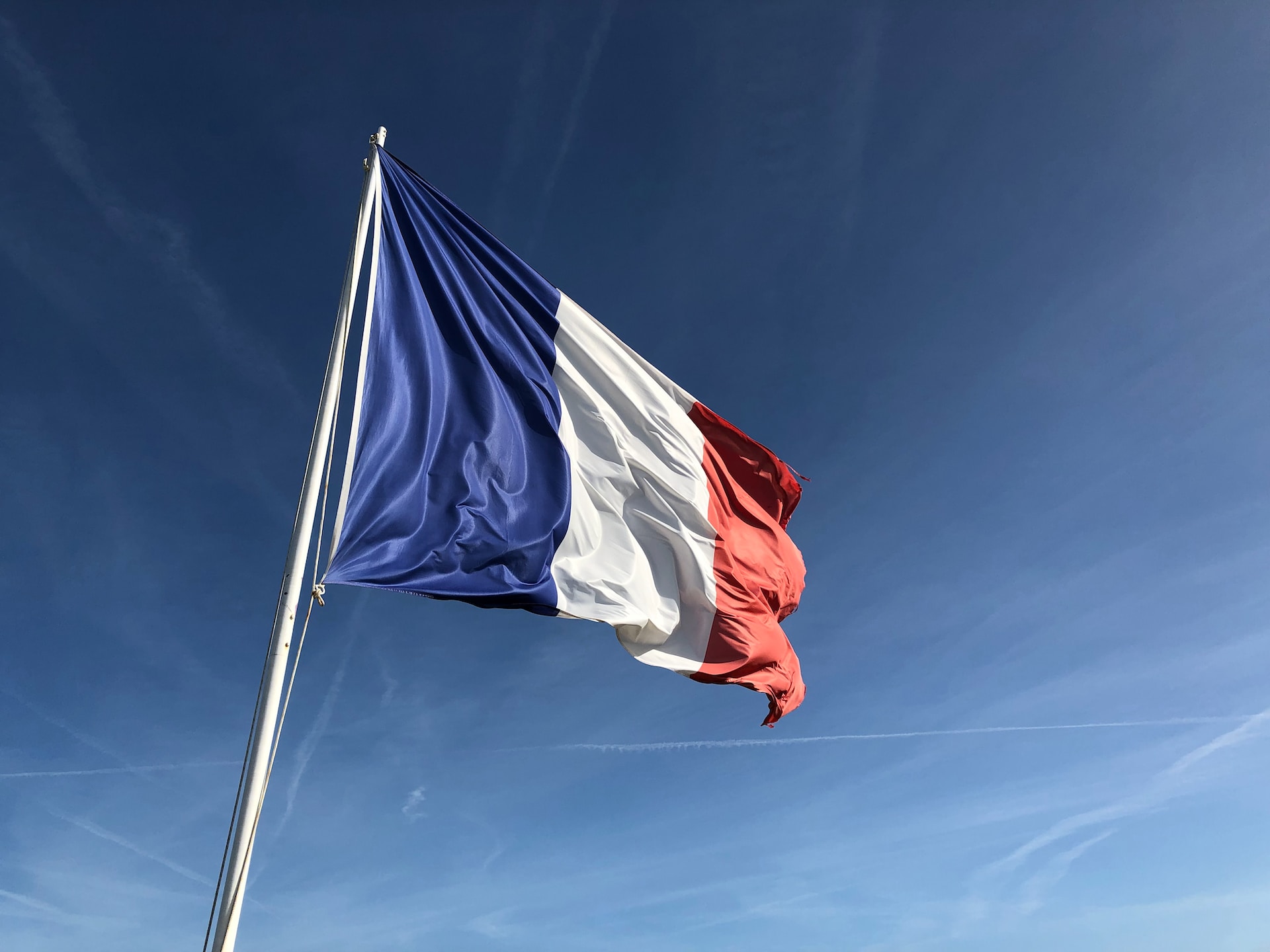 Francja. Ministrowie z "zaleceniem" odinstalowania WhatsAppa, Signala i Telegrama