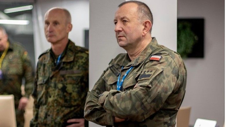 Gen. broni Jarosław Gromadziński podczas ćwiczenia Steadfast Jackal 2023.