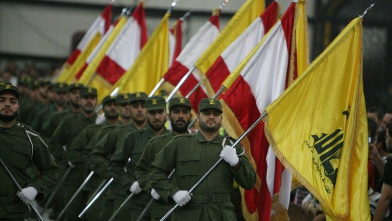 Bojownicy Hezbollahu na uroczystości.