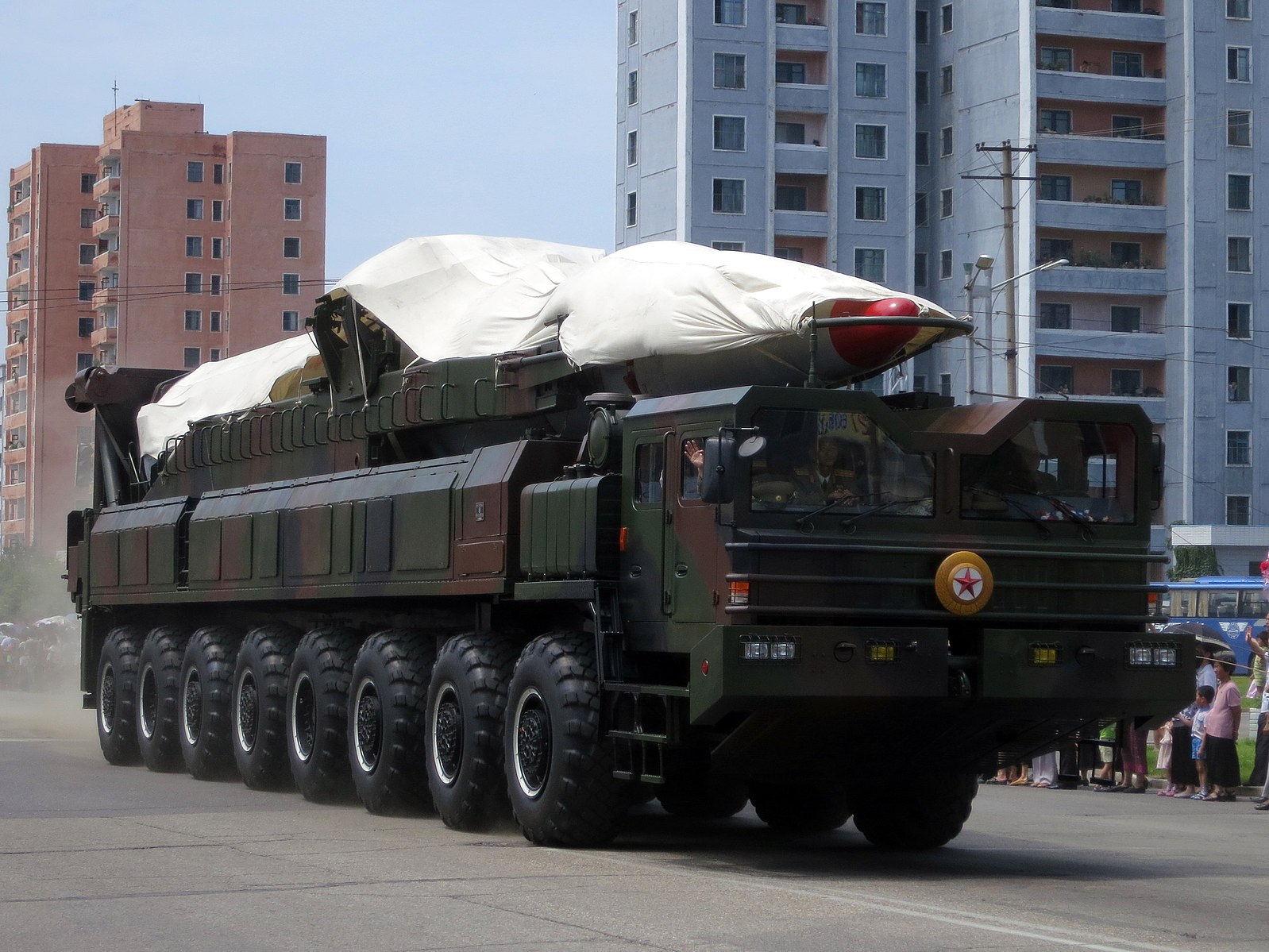 Korea Północna wystrzeliła więcej rakiet. Skradzione miliardy