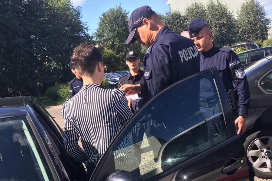 "Nowe" uprawnienia policjantów
