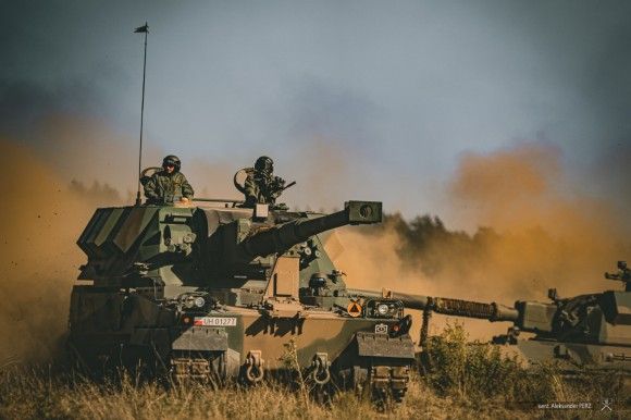 Armatohaubice samobieżne Krab na pokazie Jesienny Ogień 23.