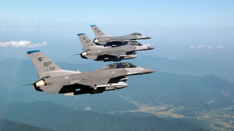 Amerykańskie F-16C i D nad Koreą
