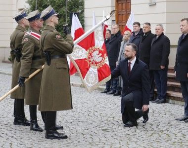 Władysław Kosiniak-Kamysz przejął od Mariusza Błaszczaka obowiązki szefa MON