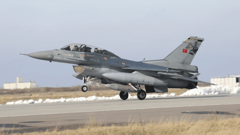 Po raz pierwszy tureckie F-16 wspierają wzmocnioną policję powietrzną NATO na południu; w 2021 r. zostali wysłani do Polski w celu wzmocnienia kontroli powietrznej na północy. 
https://ac.nato.int/archive/2023/TUR_eAP_South_ROU