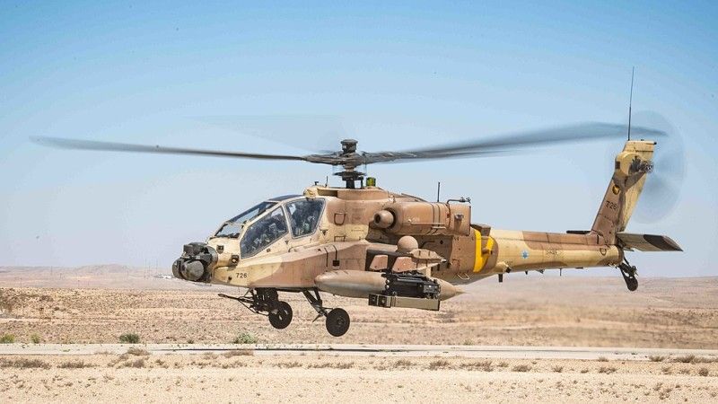 Izraelski AH-64 z pociskami SPIKE NLOS