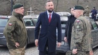 Deputy PM, Head of the Polish Ministry of Defence Władysław Kosiniak-Kamysz, Chief of the General Staff gen. Wiesław Kukuła, and Operational Commander div. gen. Maciej Klisz, after a meeting at the National Security Bureau, on 29th December 2023.