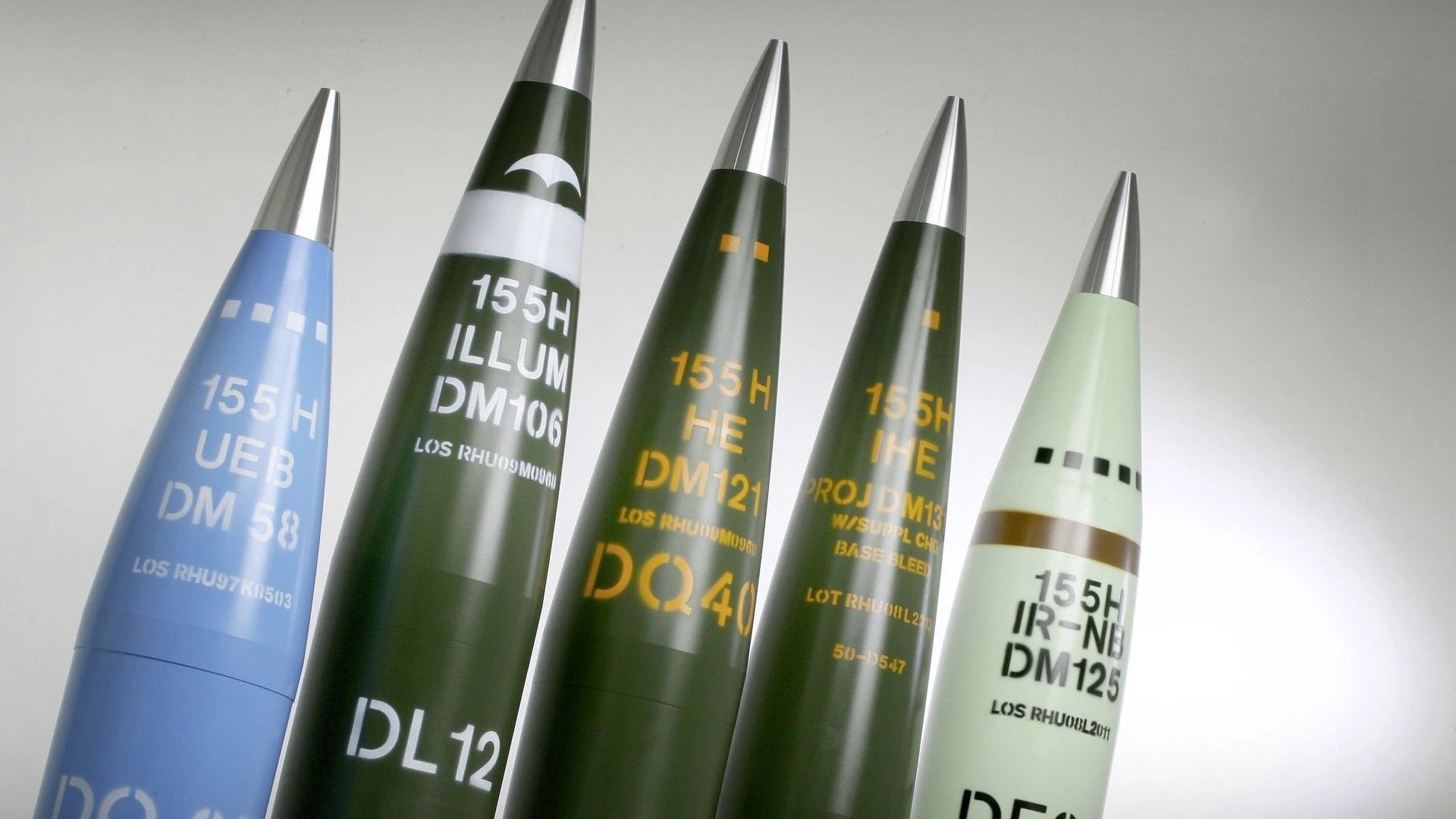 Poniedziałkowy przegląd mediów; Amunicja cenniejsza od złota; Rosjanie gromadzą siły przy północnych granicach Ukrainy