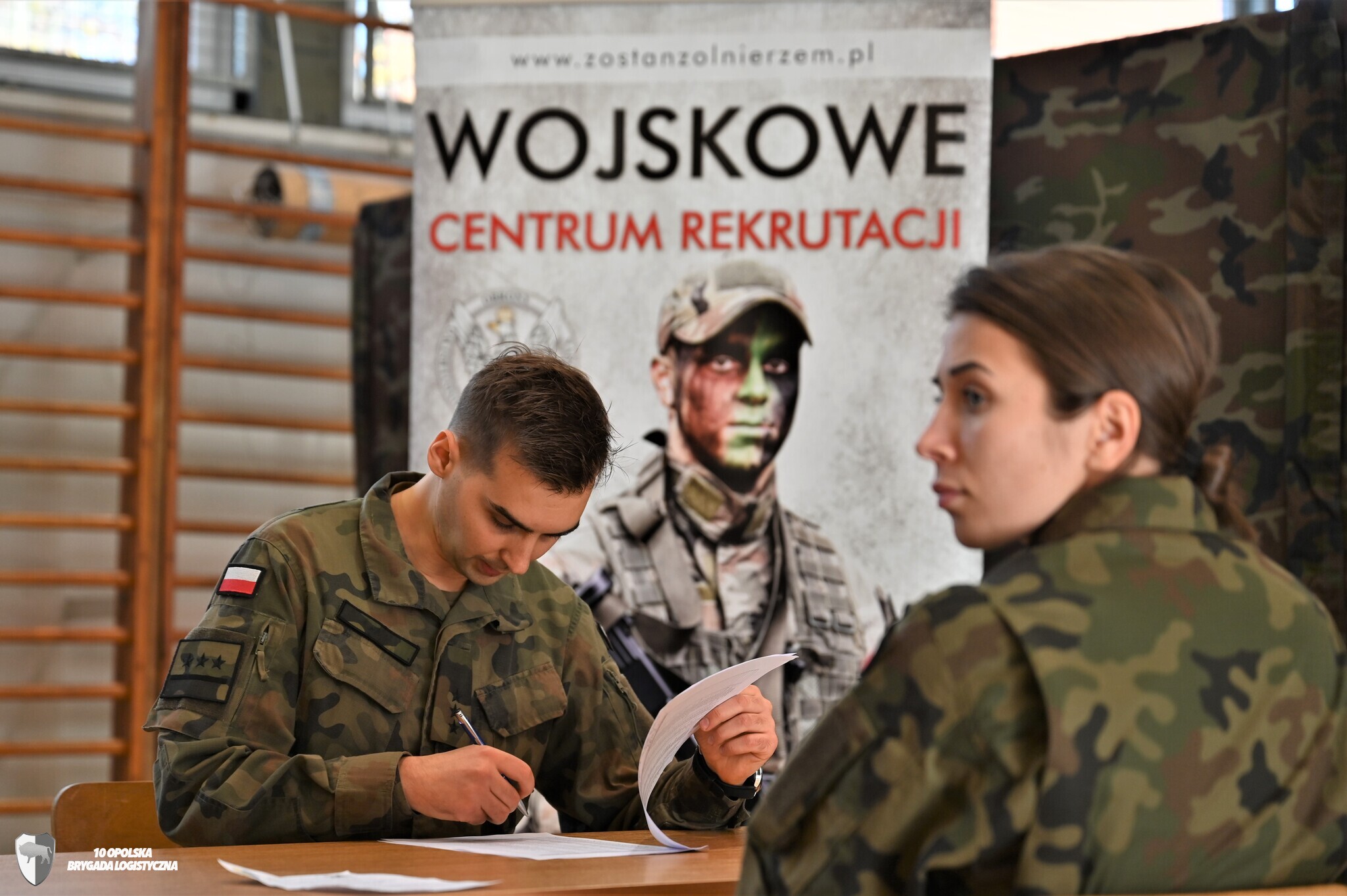 Środowy przegląd mediów; Nie ma potrzeby obowiązkowego poboru; Rosja wycofuje międzykontynentalne pociski balistyczne Topol