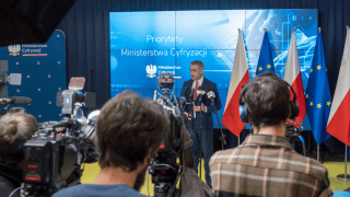 Ministerstwo Cyfryzacji ma nowy statut. Podzielono Departamenty i Biura