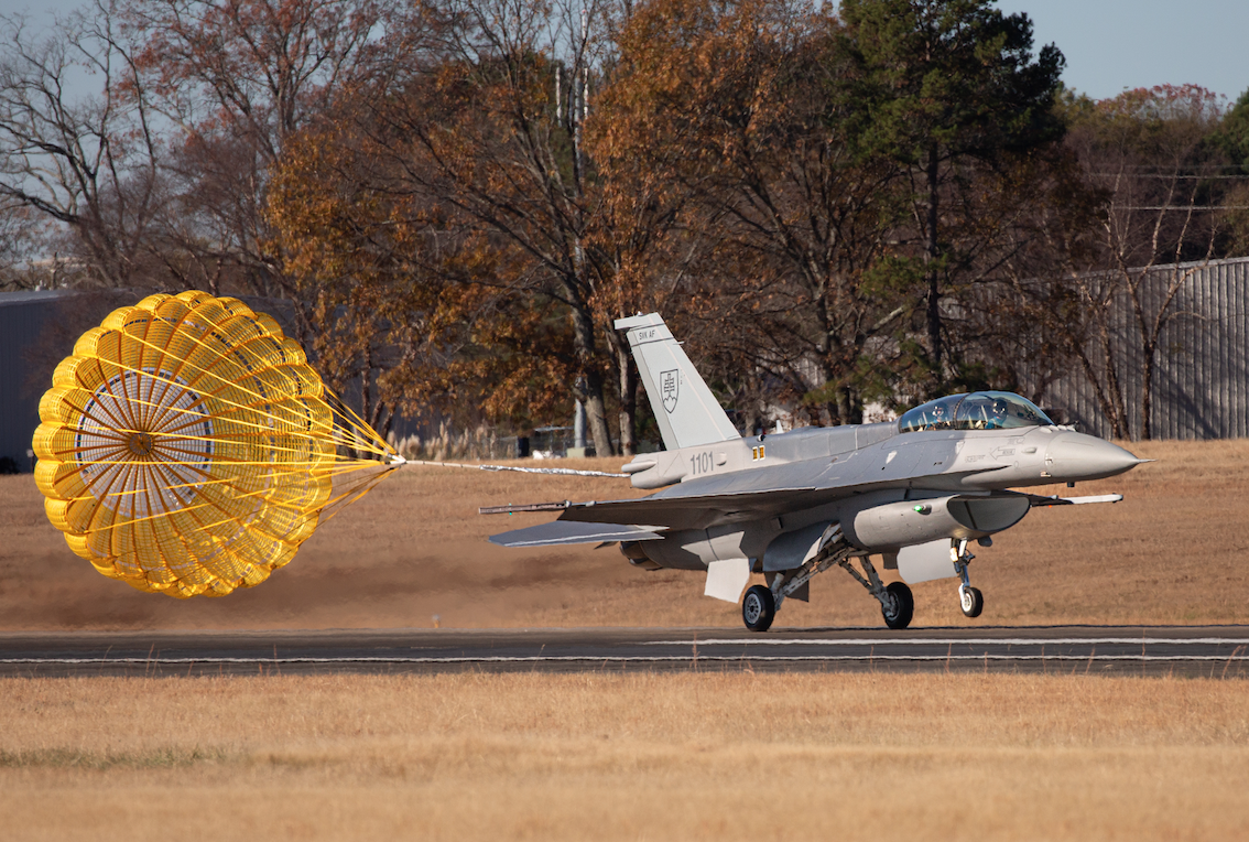 Pierwsze F-16 dla Słowacji ukończone [FOTO]