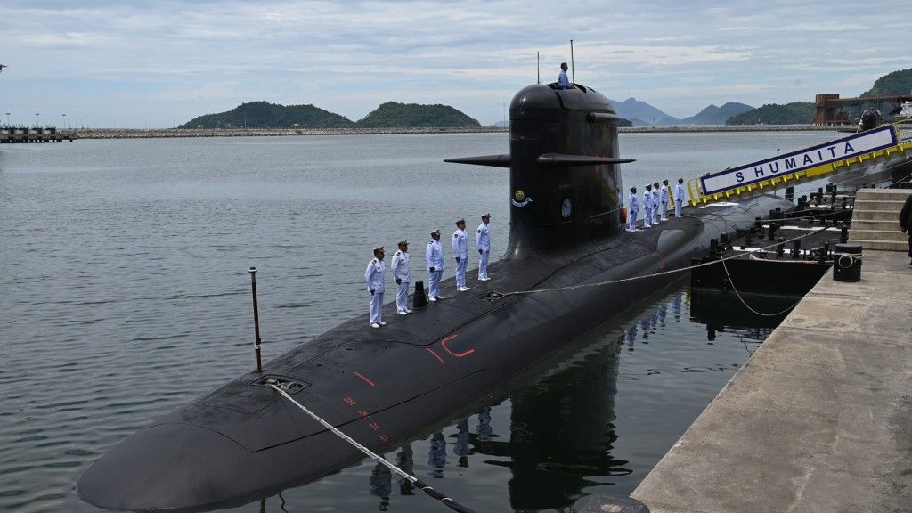 „Humaitá” (S41) - drugi z czterech zamówionych okrętów podwodnych typu Riachuelo/Scorpène na chwilę przed ceremonią podniesienia bandery