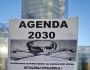 Fragment fałszywego plakatu na warszawskim przystanku