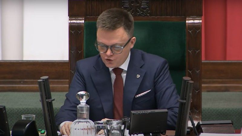 Marszałek Szymon Hołownia w czasie obrad Sejmu