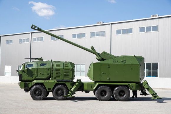 Serbska armatohaubica samobieżna o trakcji kołowej Nora-B52 M21 (NG).