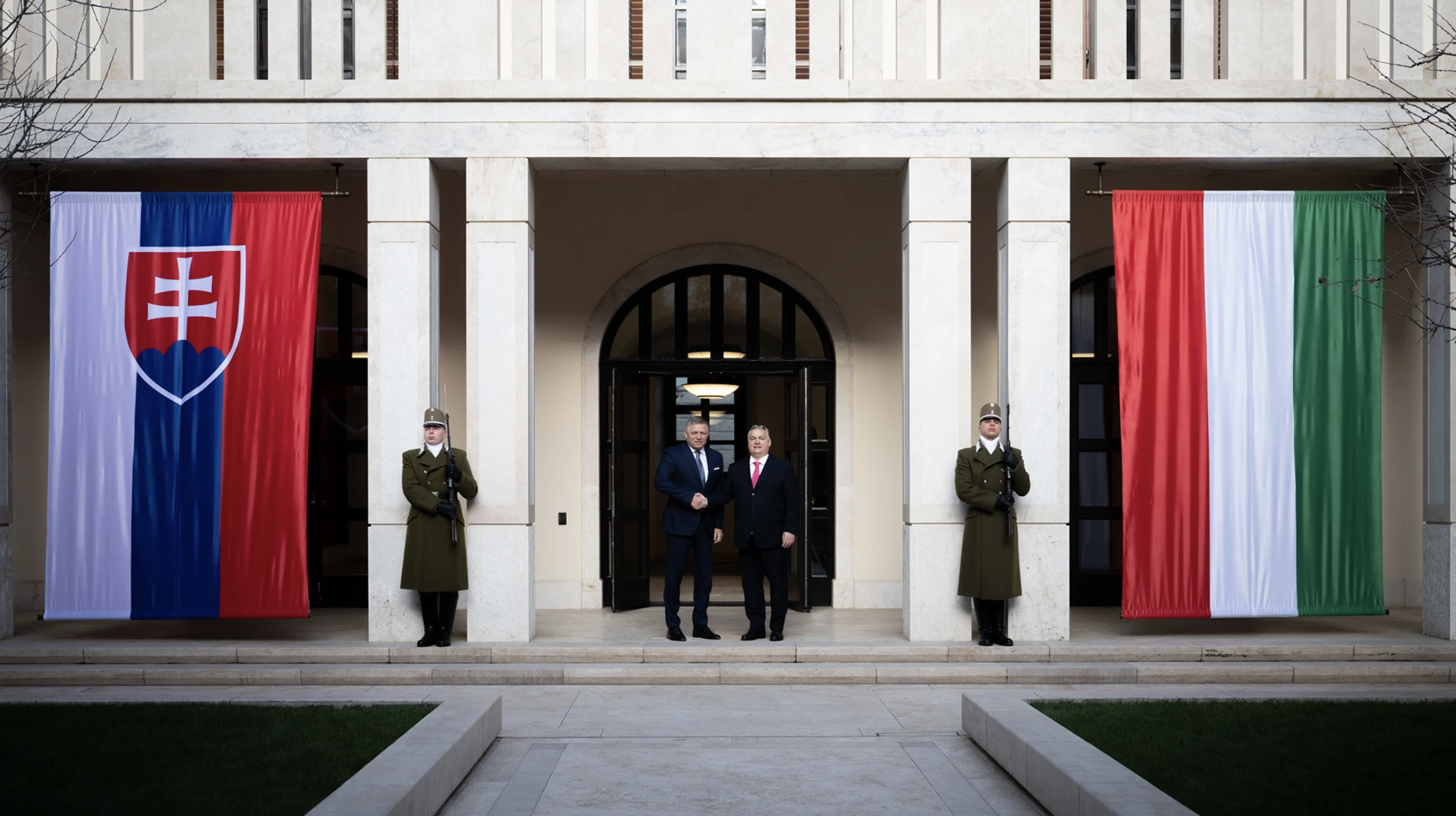 Orban i Fico sami na placu boju [OPINIA]