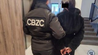 Cyberpolicja w czasie zatrzymania sprawców