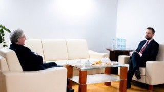 Komisarz UE ds. rynku wewnętrznego Thierry Breton i wicepremier, szef MON Władysław Kosiniak-Kamysz