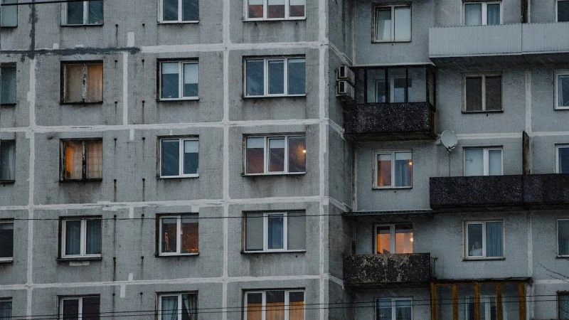 stary blok mieszkalny