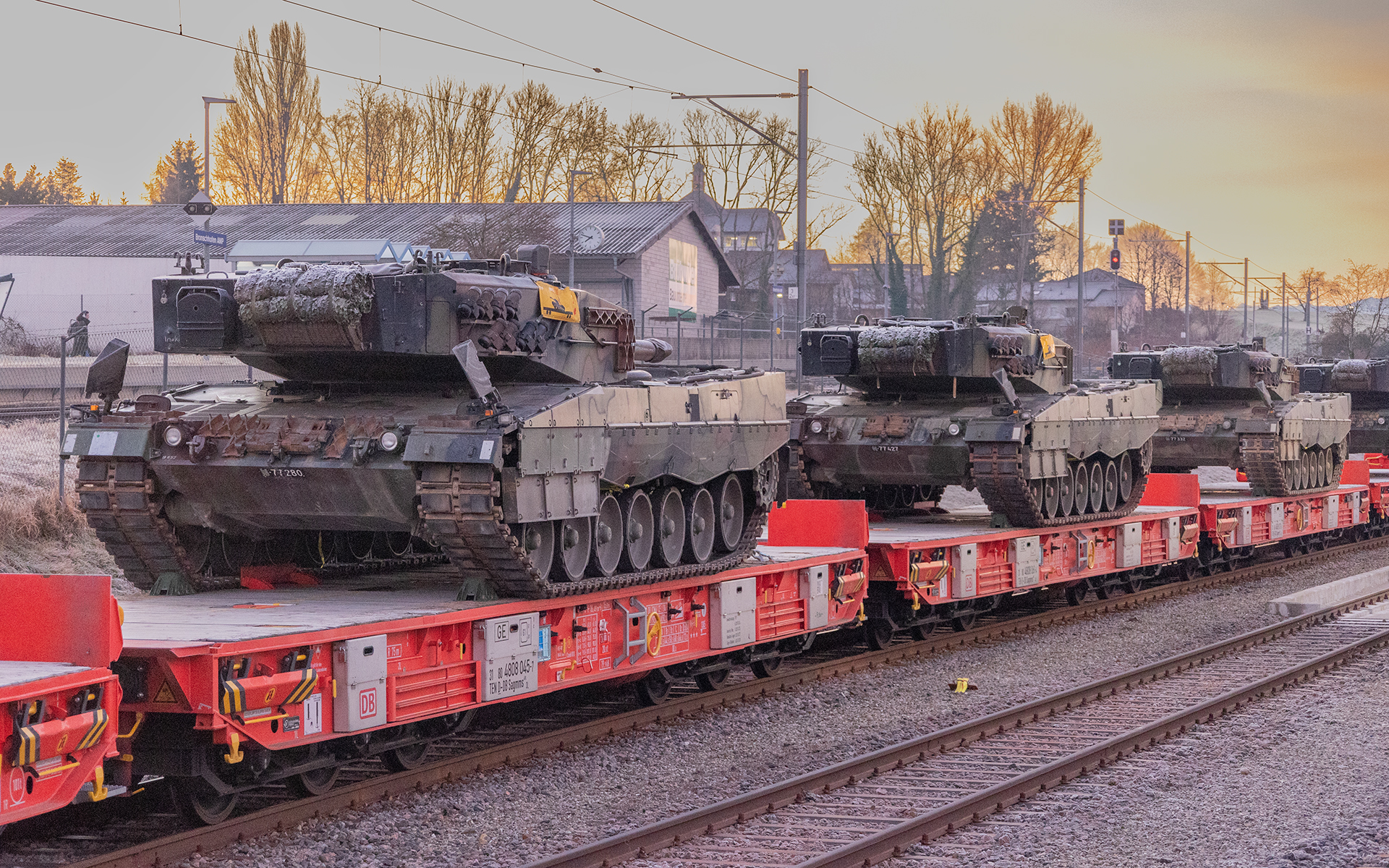 Pierwsze szwajcarskie Leopardy 2 dotarły do Niemiec