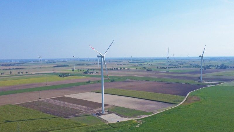 Jedna z niedawno oddanych do użytku farm wiatrowych w Polsce - FW Żnin, należąca do RWE