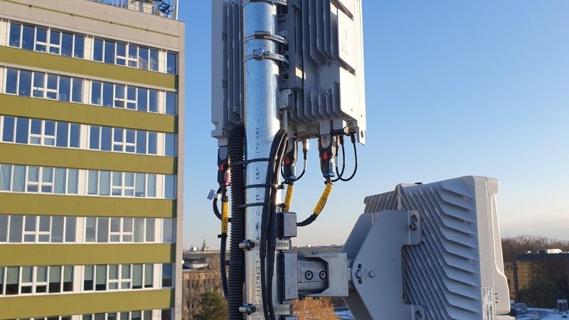 Uruchomienie sieci 5G w AGH jest efektem zakończonego projektu „Krajowe laboratorium sieci i usług 5G wraz z otoczeniem: PL-5G”
