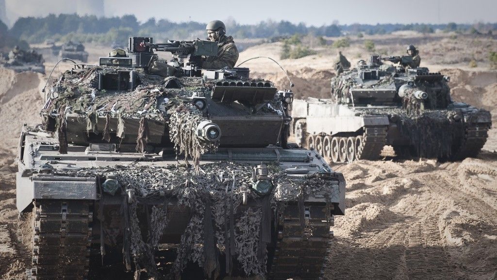 Leopardy 2A6 należące do 11 Batalionu Czołgów Królewskiej Armii Holenderskiej (Koninklijke Landmacht).