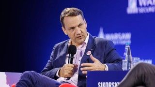 Minister Radosław Sikorski bierze udział w spotkaniu ministrów spraw zagranicznych państw Trójkąta Weimarskiego. Celem spotkania m.in. walka z rosyjską dezinformacją.