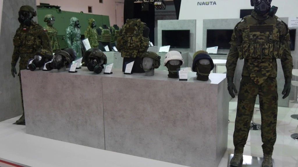 Poniedziałkowy przegląd mediów; Operacja "Szpej"; Trump osłabia NATO