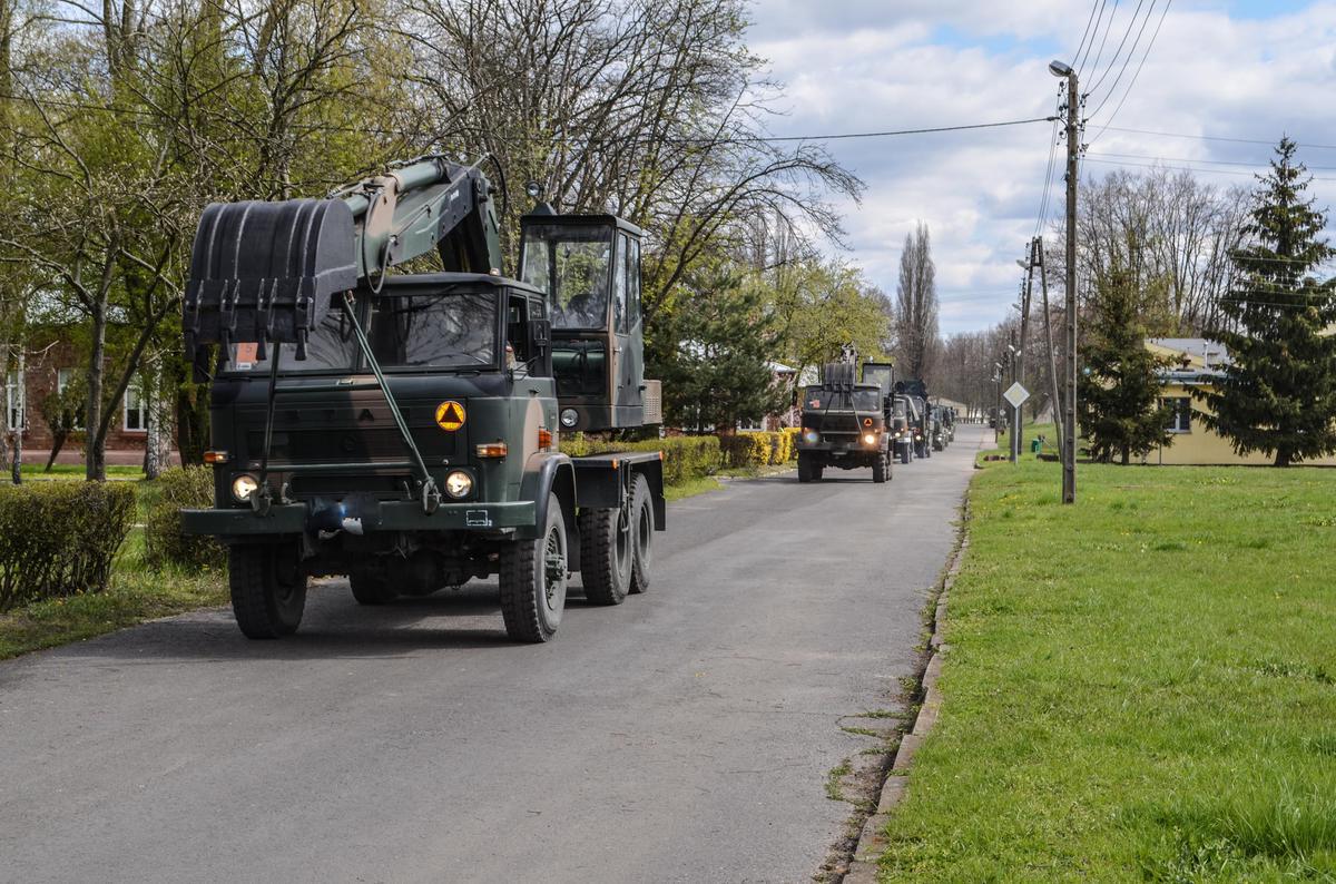 Армия ищет поставщика экскаваторов