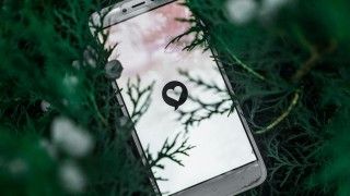 Aplikacje randkowe. Jak bezpiecznie z nich korzystać?