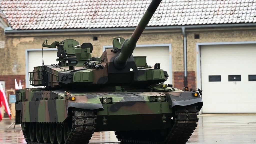 Wtorkowy przegląd mediów; Kontynuacja, nie rewolucja; Wspólne interesy Warszawy, Berlina i Paryża