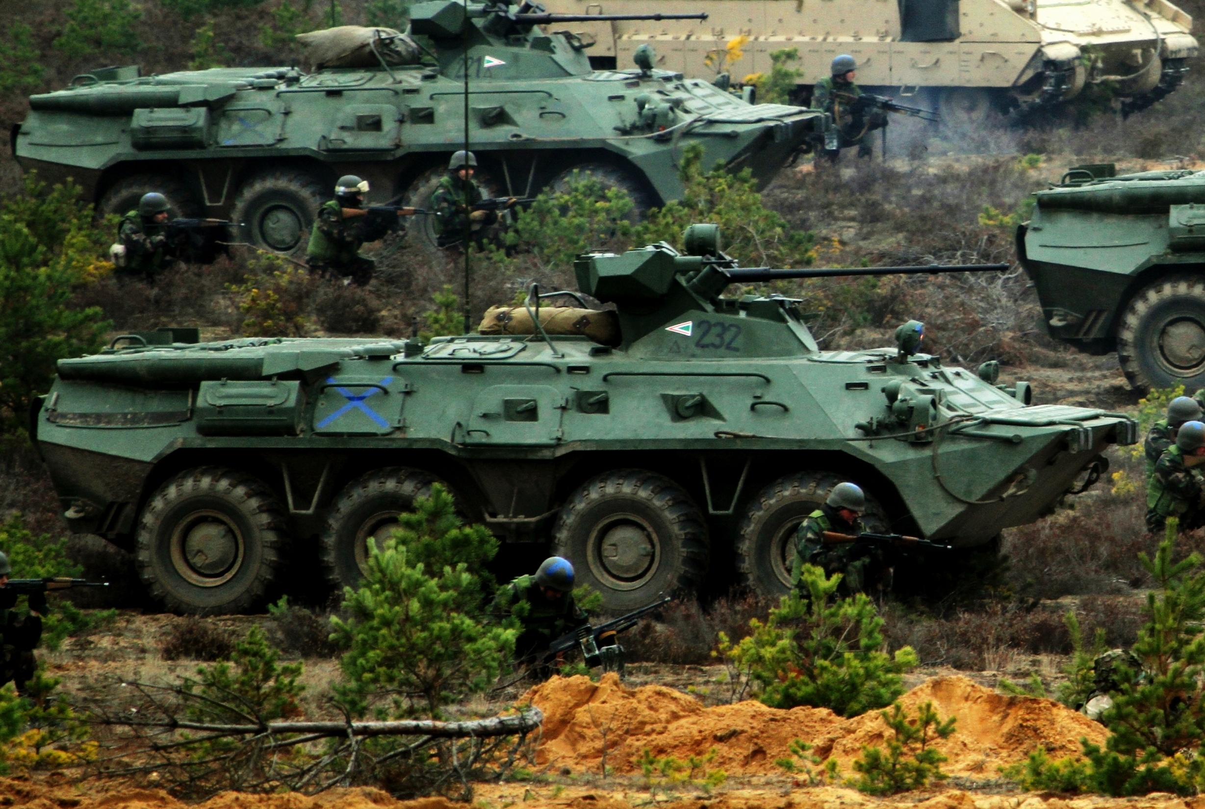 Węgrzy sprzedają swoje transportery do Serbii