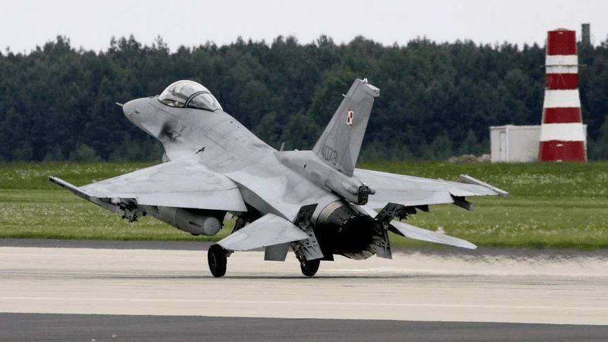 Ataki lotnicze Rosji na Ukrainę, uruchomiono niezbędne procedury bezpieczeństwa polskiej przestrzeni powietrznej