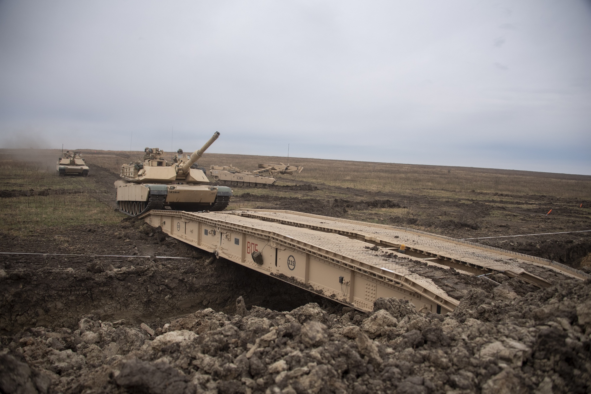 Ukraina a przyszłe środowisko walki. Gen. Skrzypczak: saperskie lekcje