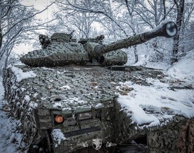 Dostarczony ze Szwecji bojowy wóz piechoty CV90 w rękach żołnierzy ukraińskiej 93 Samodzielnej Brygady Zmechanizowanej "Chołodnyj Jar".