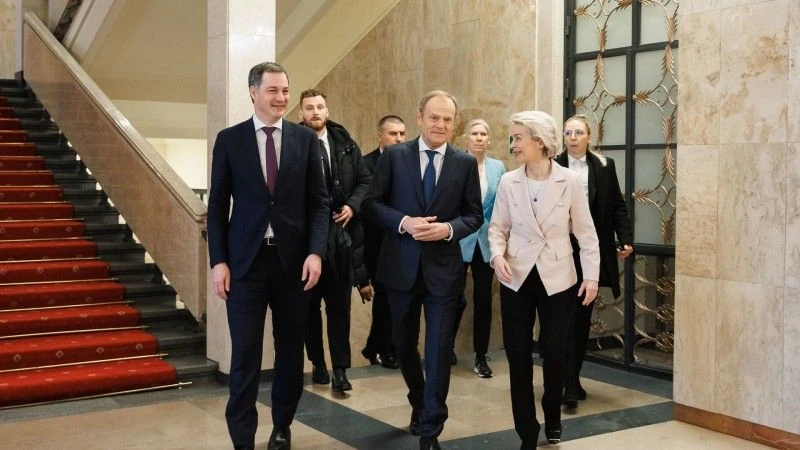 Przewodnicząca Komisji Europejskiej Ursula von der Leyen, premier Belgii Alexander De Croo i Donald Tusk w czasie spotkania w Warszawie 23.02.2024 r. w sprawie KPO i rolnictwa